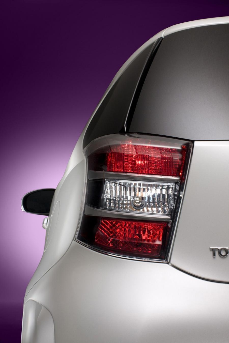  Toyota iQ 2008 года  (фото 216 из 225)